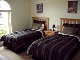 Bedroom - click to enlarge