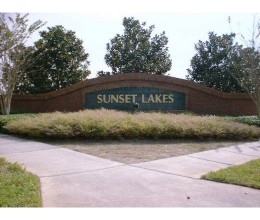 Sunset Lakes entrance